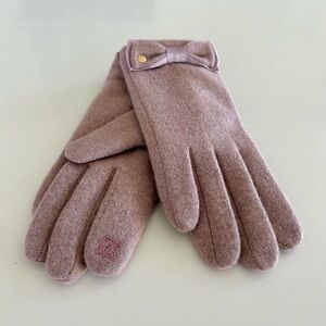 NWT Pink Gloves